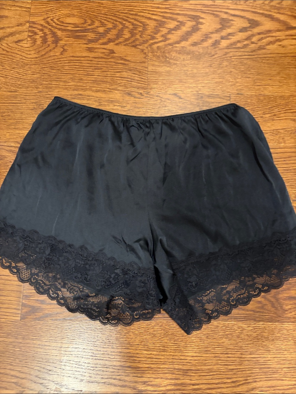 Intimissimi Black Lace-Trim Shorts